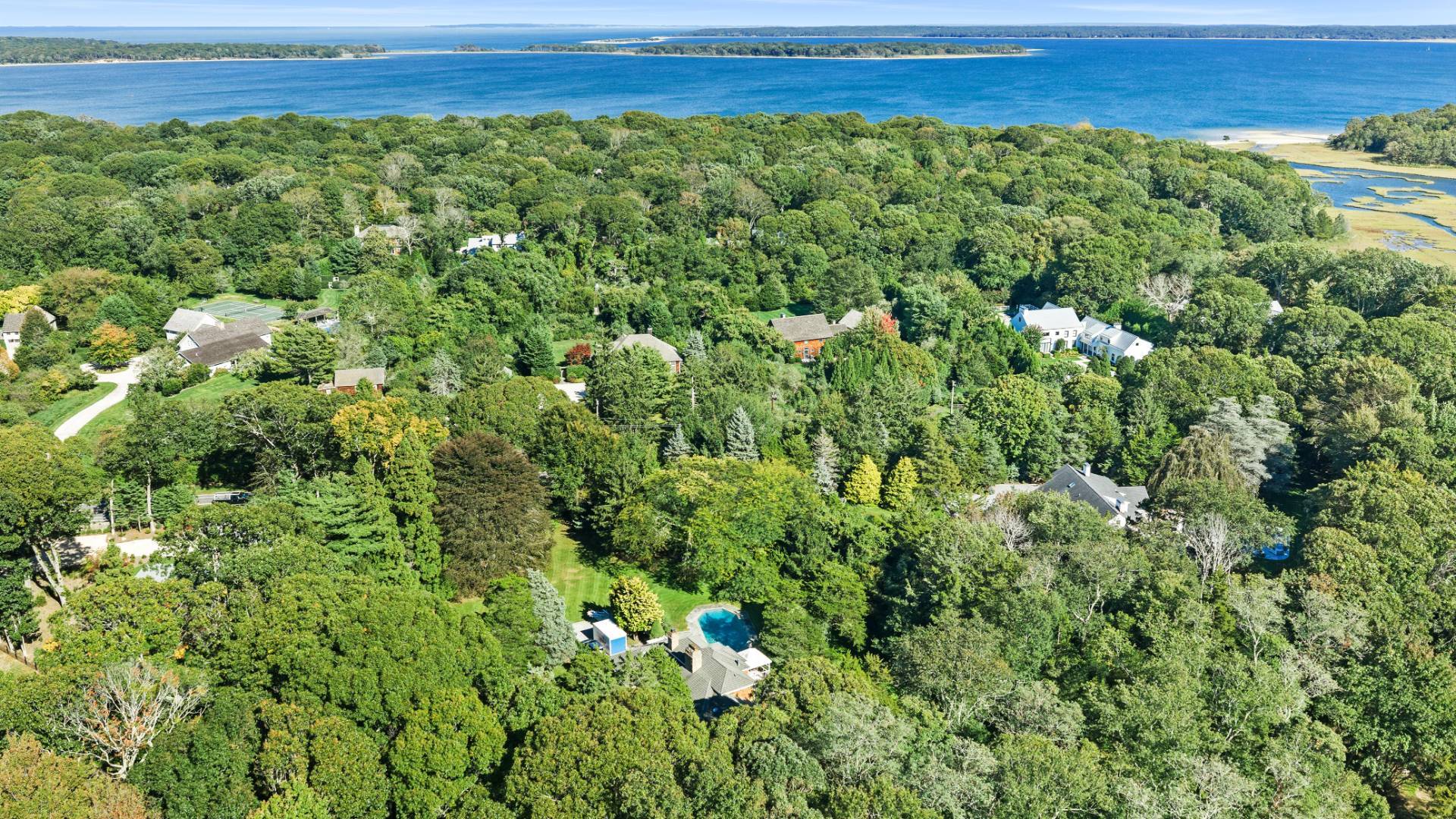 SPRAWLING, GATED GROUNDS IN NORTH HAVEN