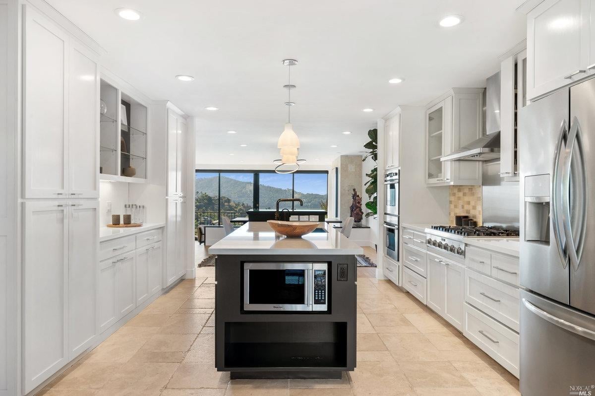 98 Red Hill Cir
