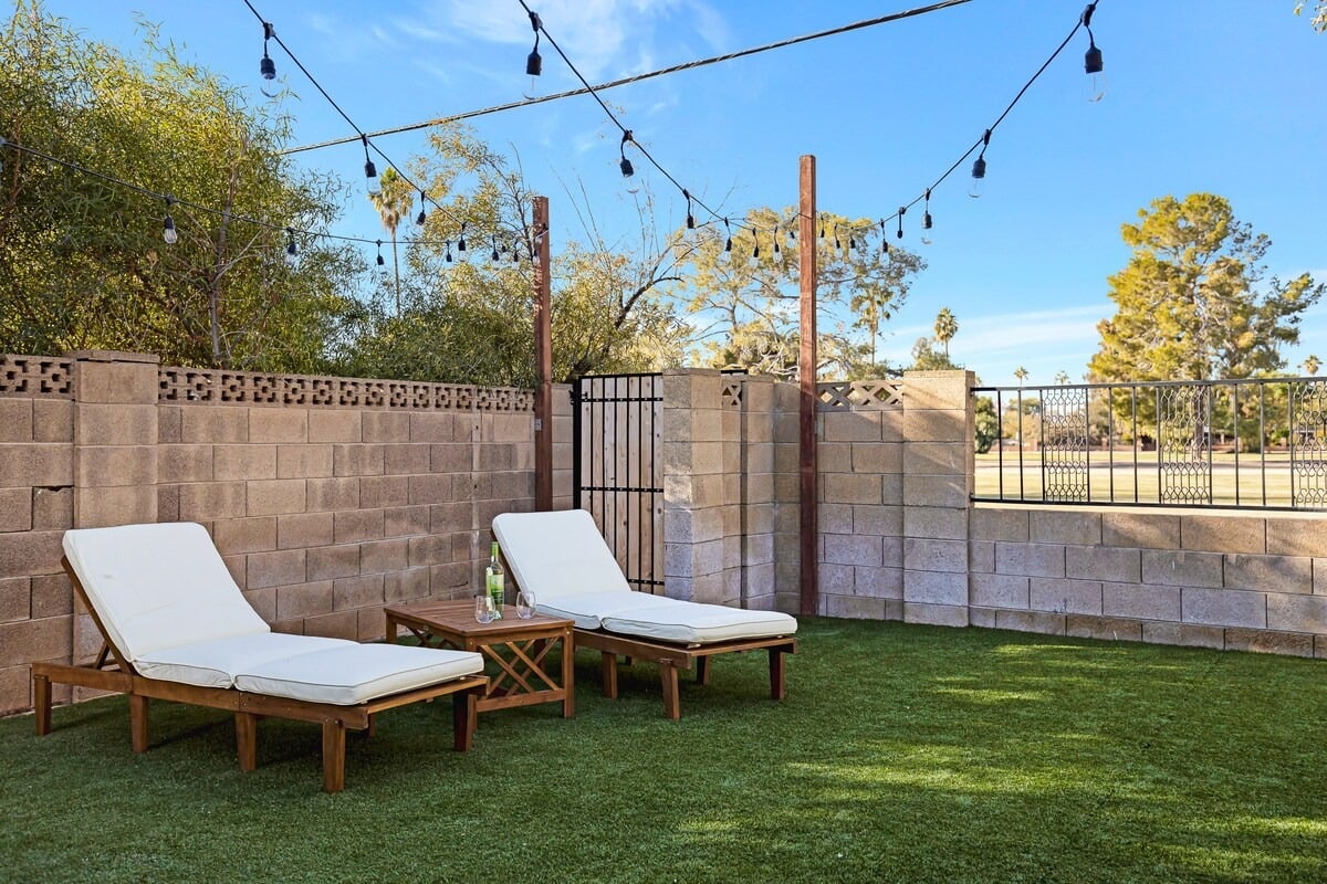 Huge Golf Course Home-Free Heated Pool/Theatre/Gym