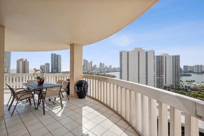 19355 Turnberry Way Unit: 17GR