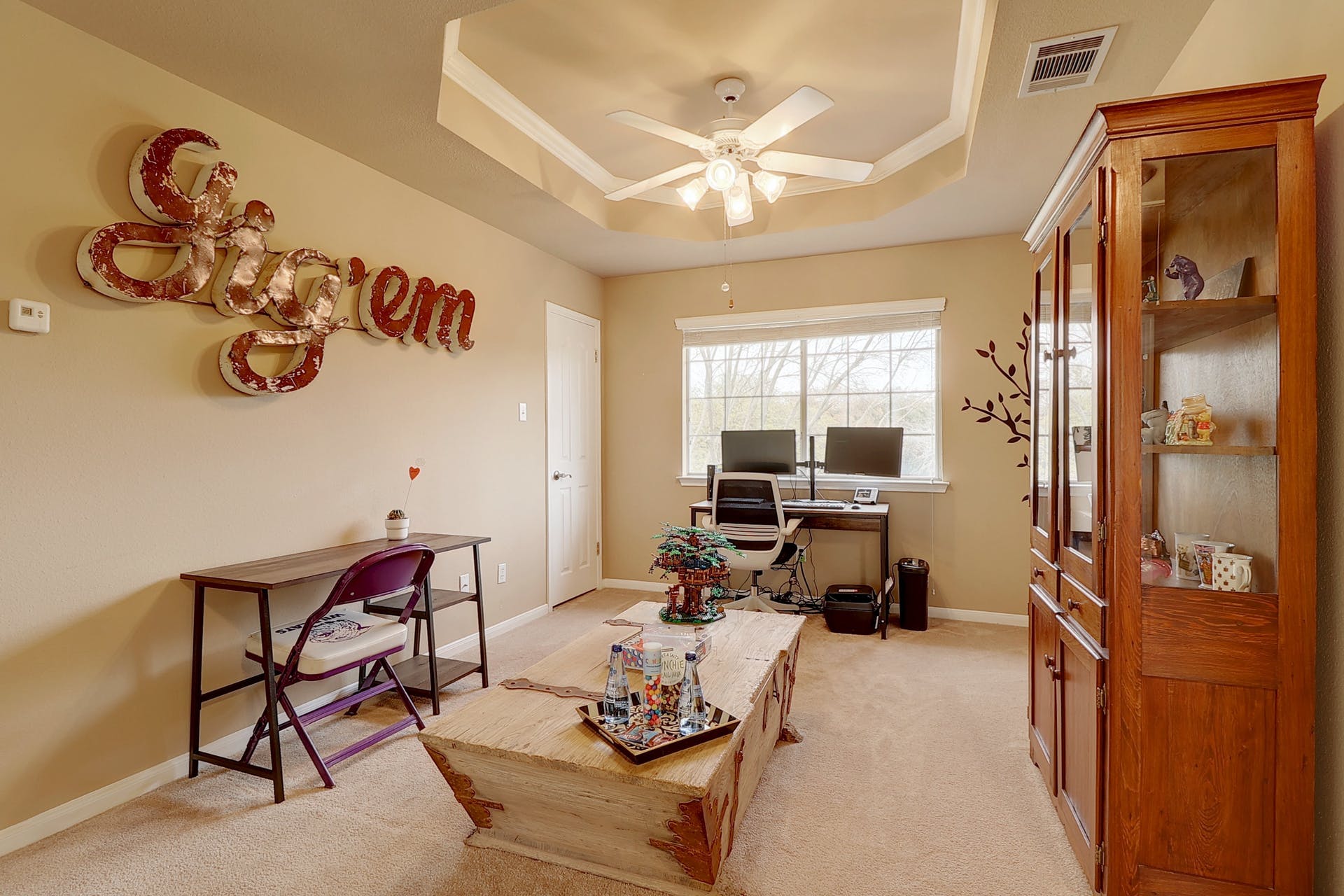 2432 Falcon Dr