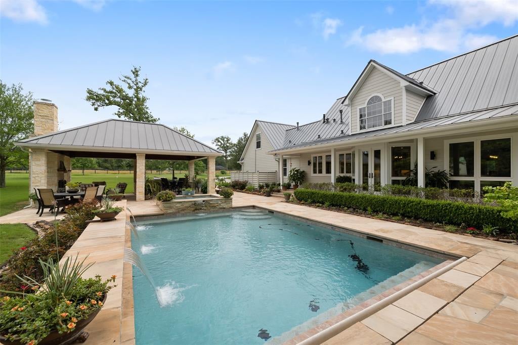 461 Piney Creek Rd Bellville, Tx 77418