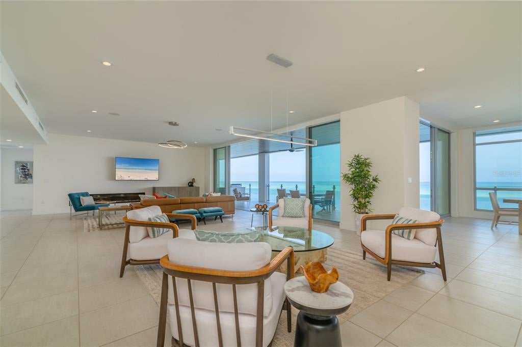 4750 Ocean Blvd, #202