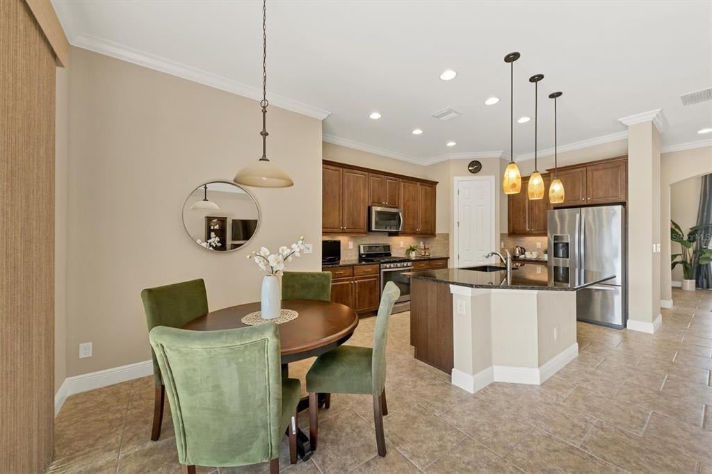 5211 Lake Overlook Ave, Bradenton, FL 34208