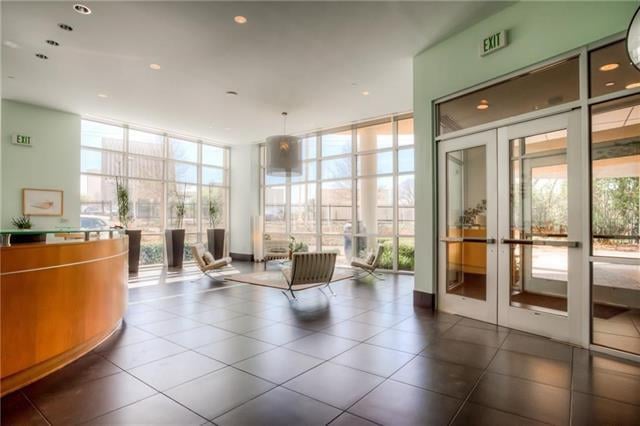 603 Davis St, #611
