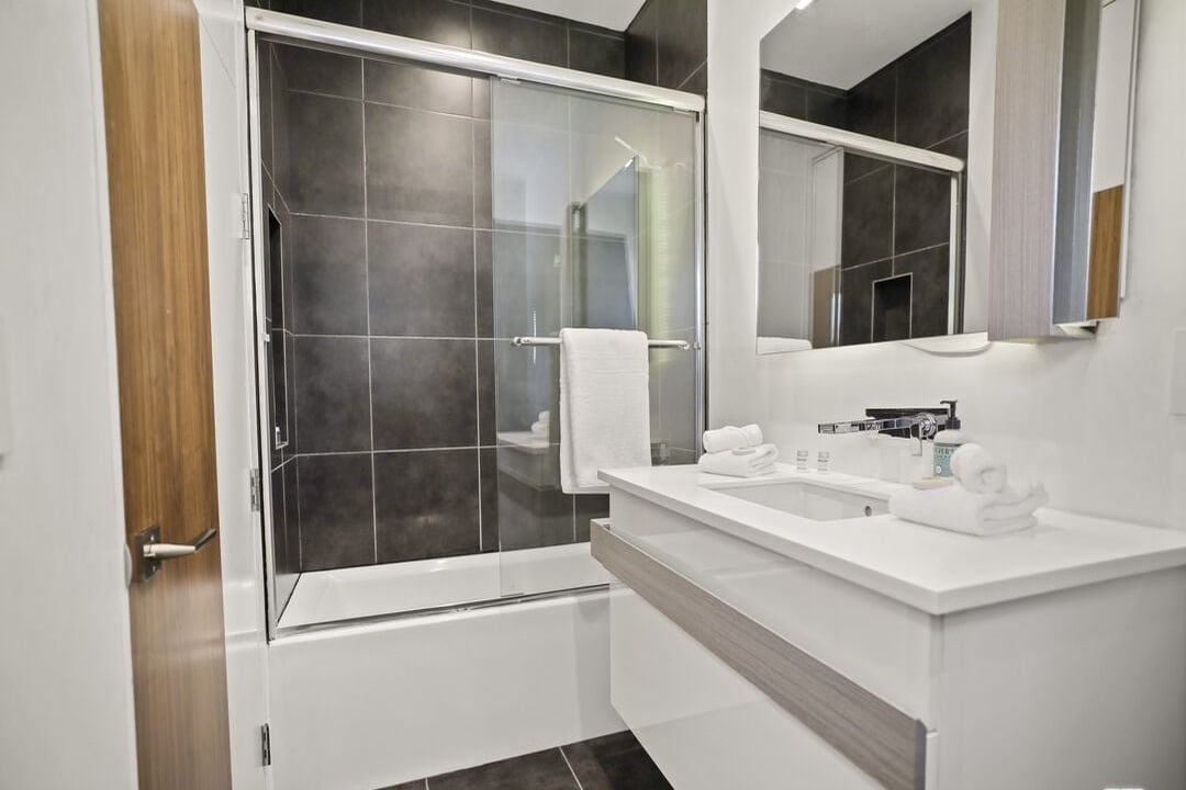 N Crescent Heights Blvd, 90046