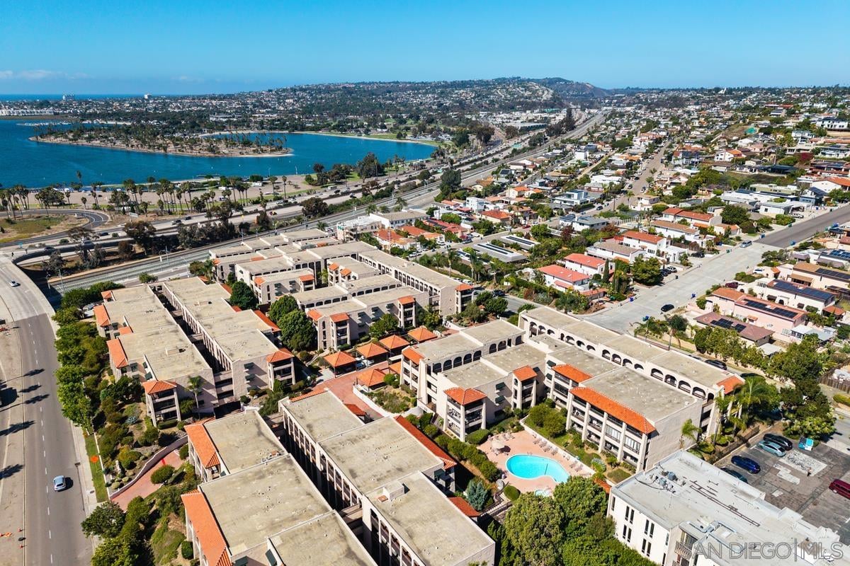 2530 Clairemont Dr 311