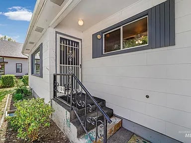 706 Yakima Ave
