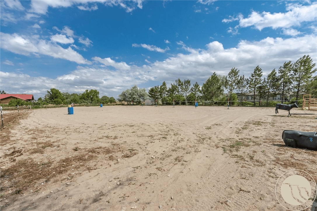 3110 Falcon Cir