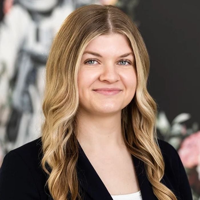 Amanda Sippert Saint Paul, MN Real Estate Agent Headshot