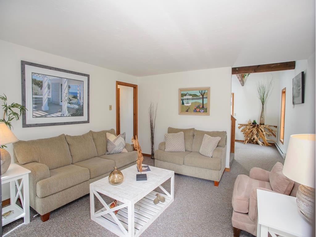 27 Schoolhouse Rd