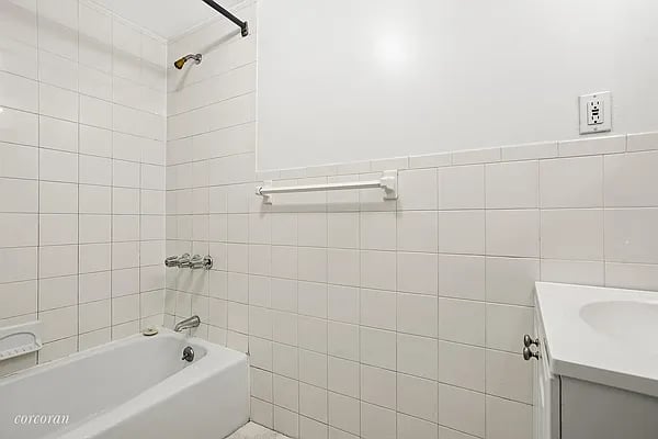 118 Suffolk Street #2B