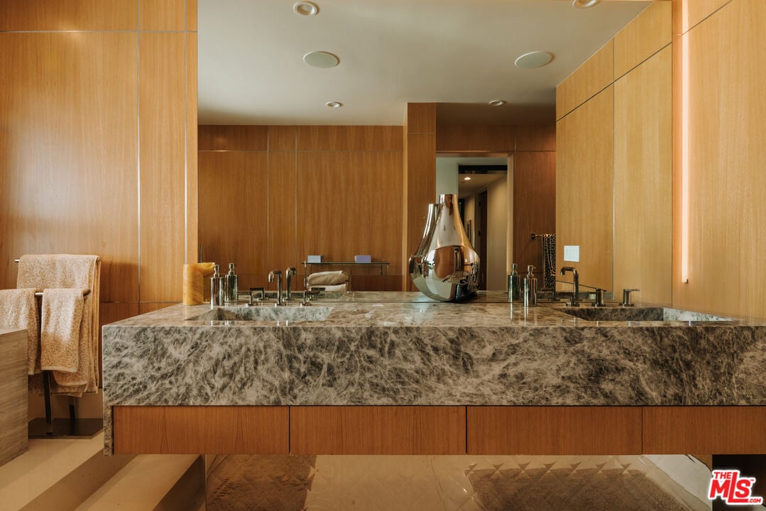 6250 Hollywood Blvd, #14A