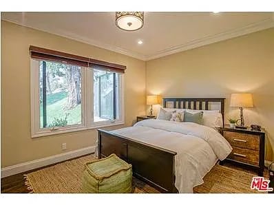 2007 Linda Flora Dr