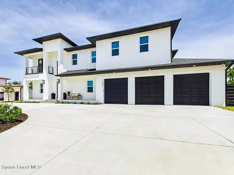 2345 N Riverside Dr. 