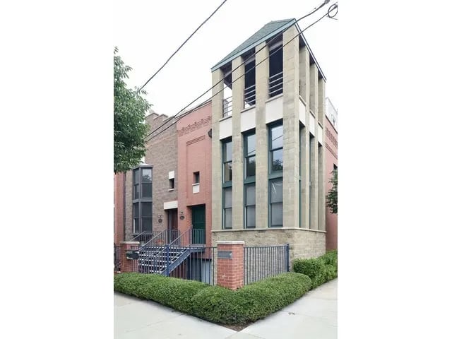 2901 N LAKEWOOD AVE A