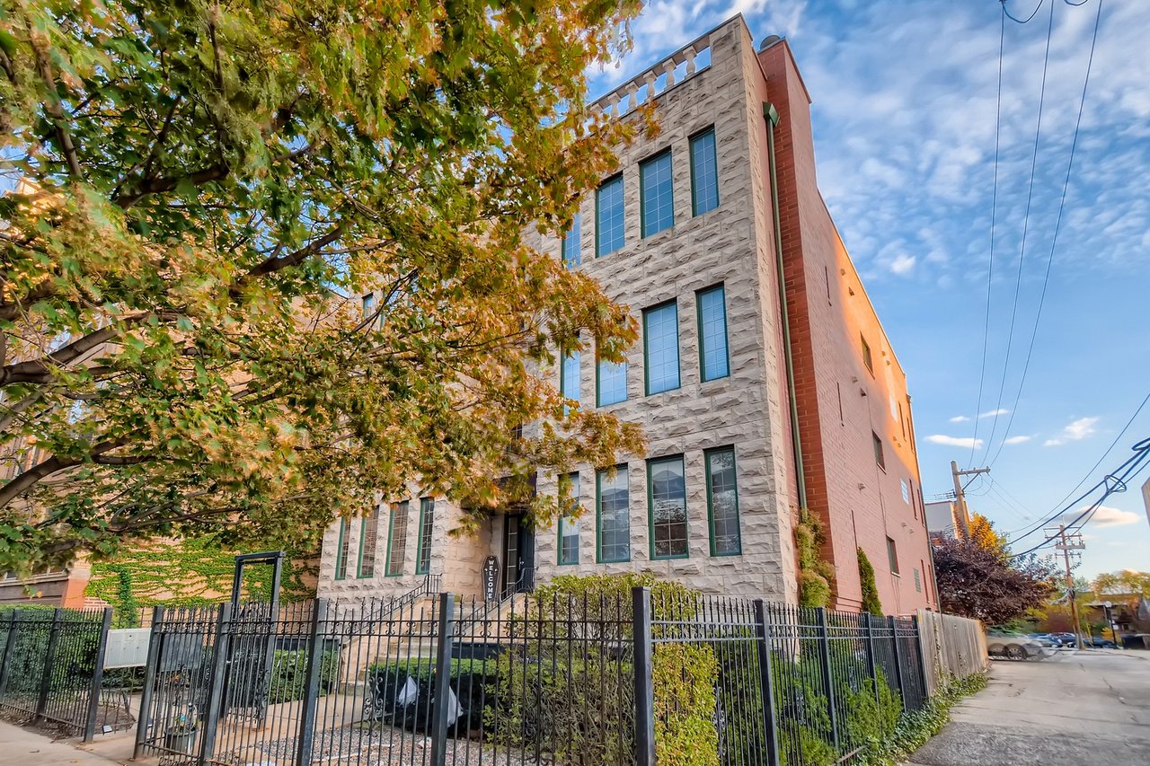 825 W Eastwood AVE 1E