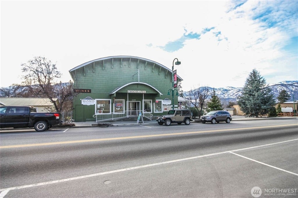 145 Wapato Way