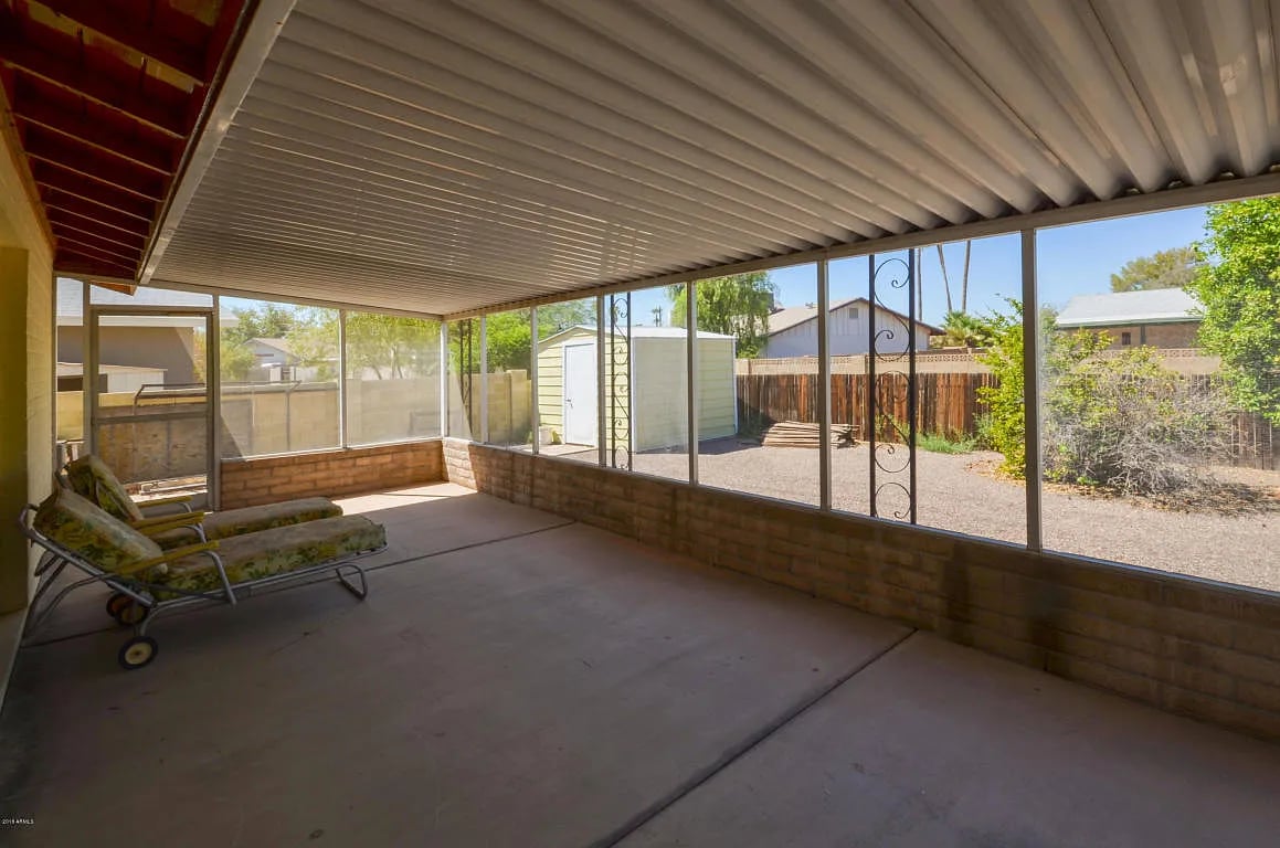 1316 E Bishop Dr