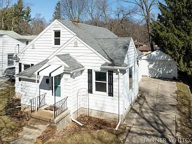 1723 Hillmount St NW