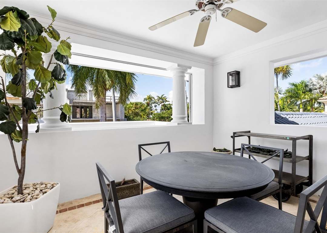 166 Royal Palm Dr
