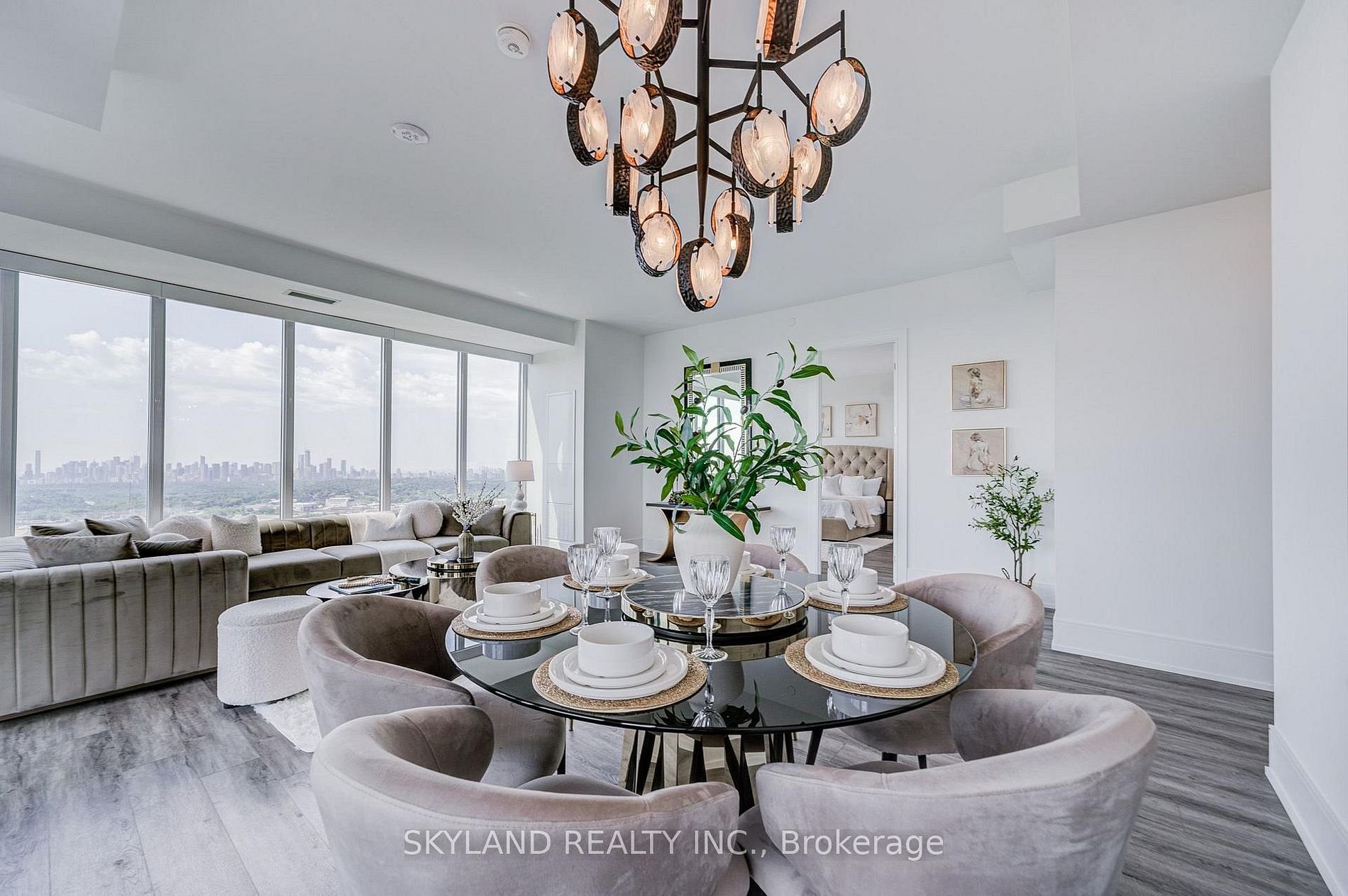 LUXURY IN TRIDEL