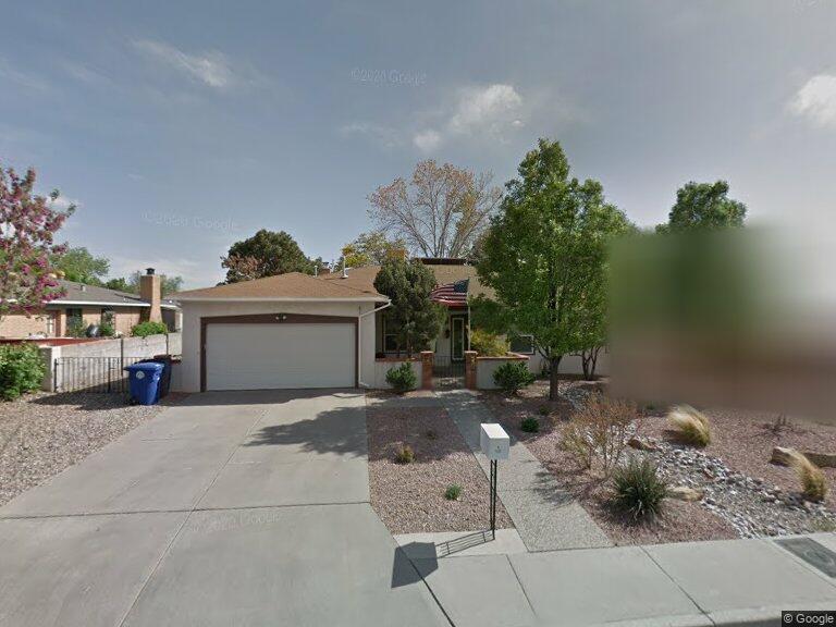 8208 Avenida La Prestina NE