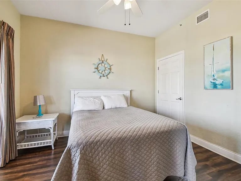 10315 Gulf Blvd #302