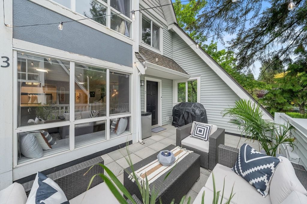 995 Lynn Valley Rd, #3