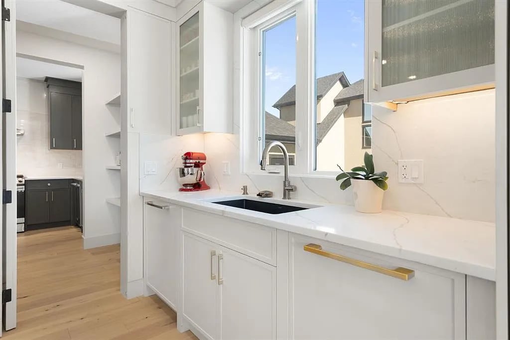 73 N Waters Edge Gdns