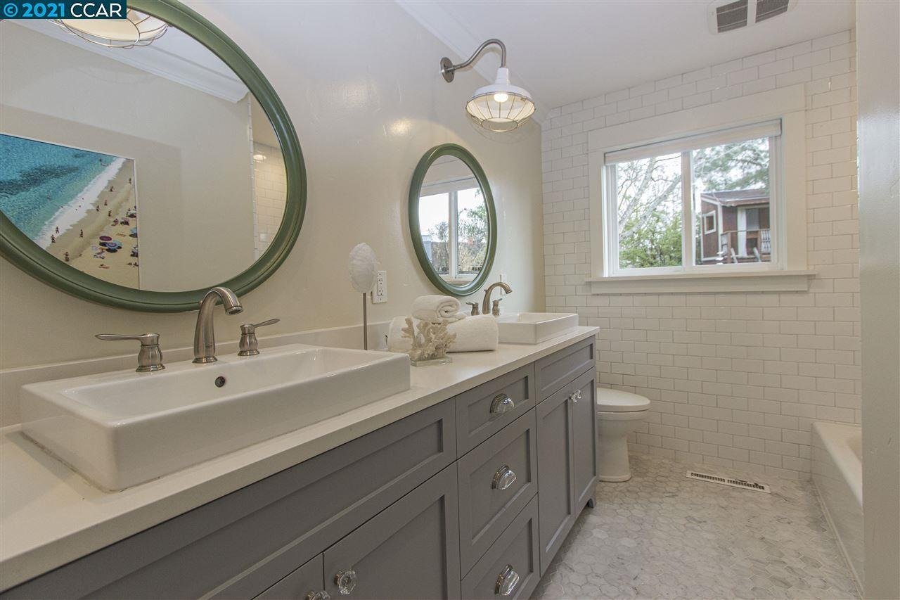 8 Foothill Park Ter