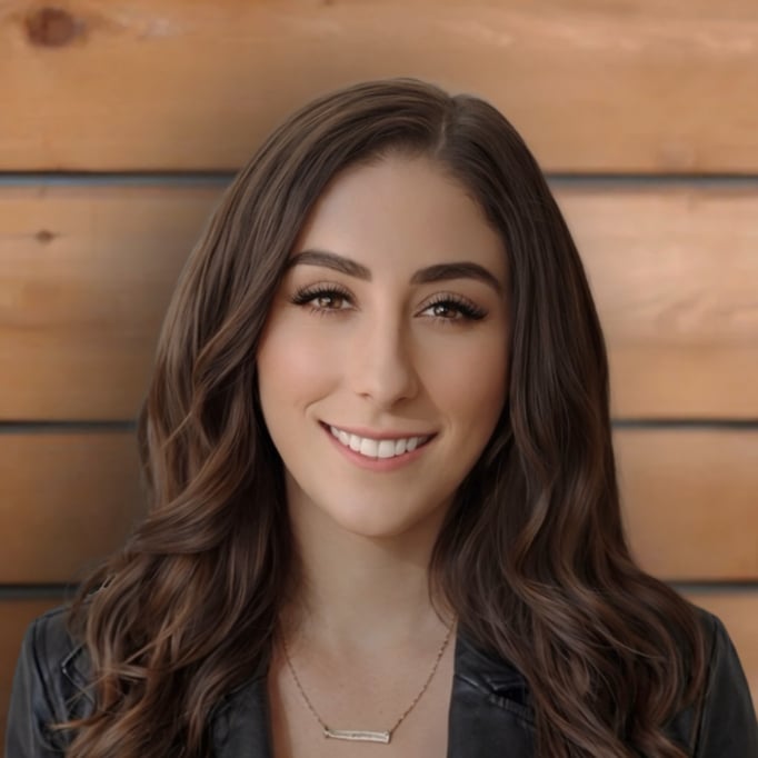 Stephanie Buoncristiani Newport Beach, CA Real Estate Agent Headshot