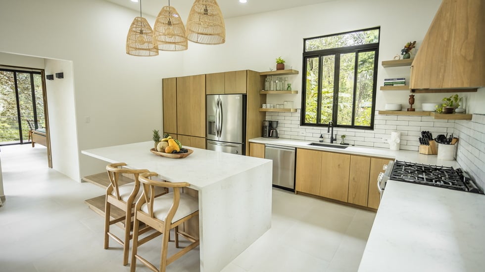 Luxury Riverfront Residence in Playa Dominical Walk to the Beach