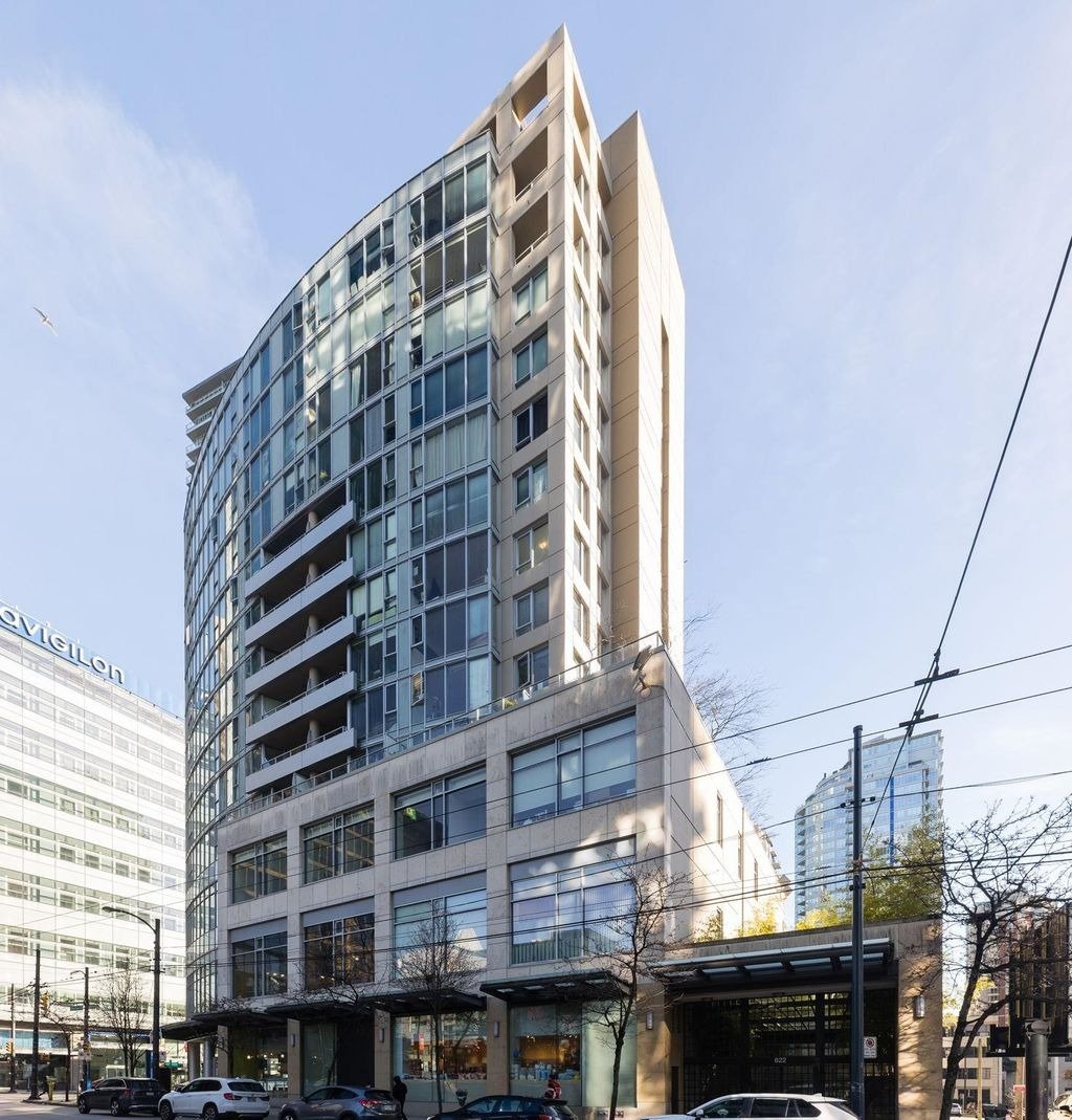 822 Seymour St, #909