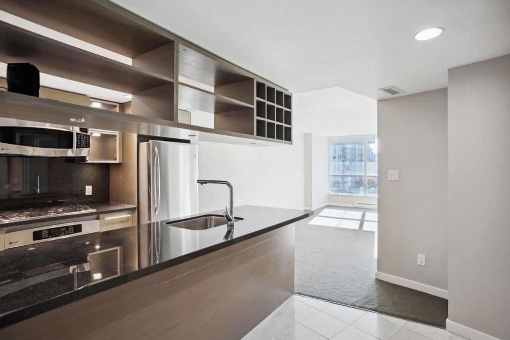 833 Seymour St, #607