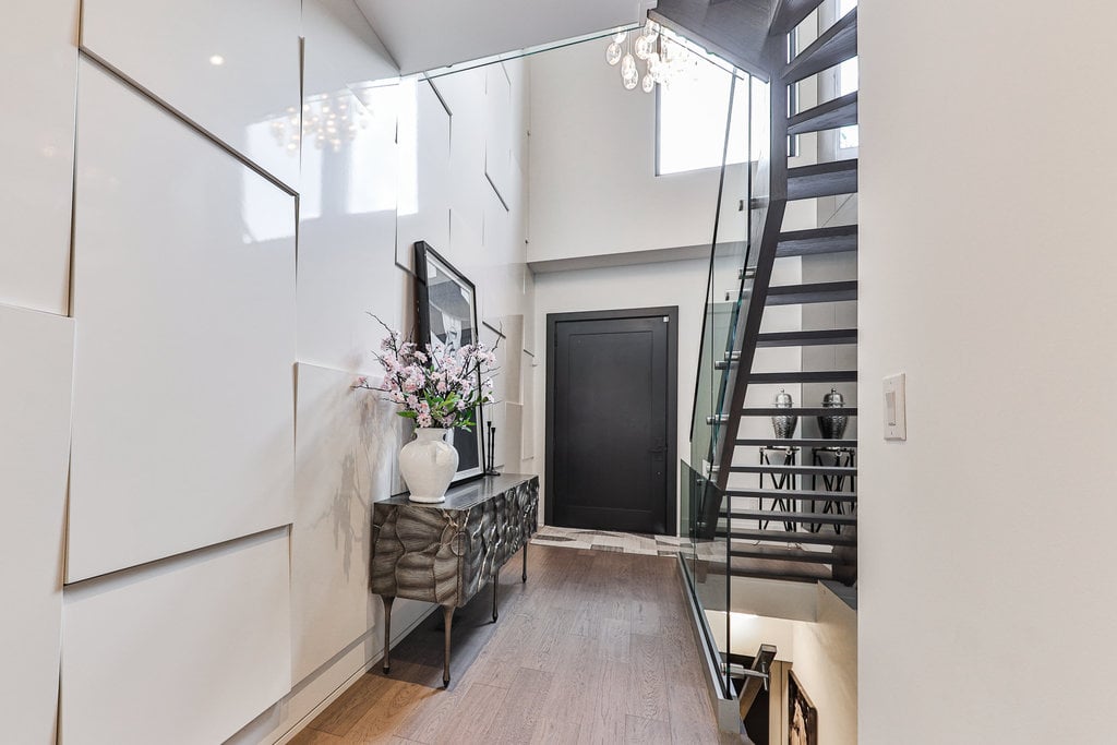 7B Iroquois Ave