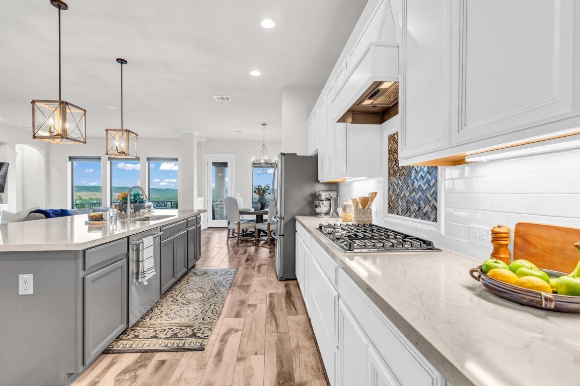 500 Balcones Ridge Way