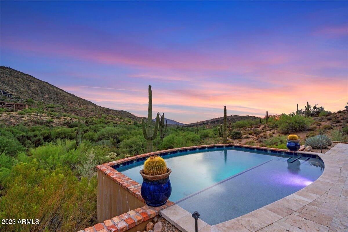 9514 E Madera Dr