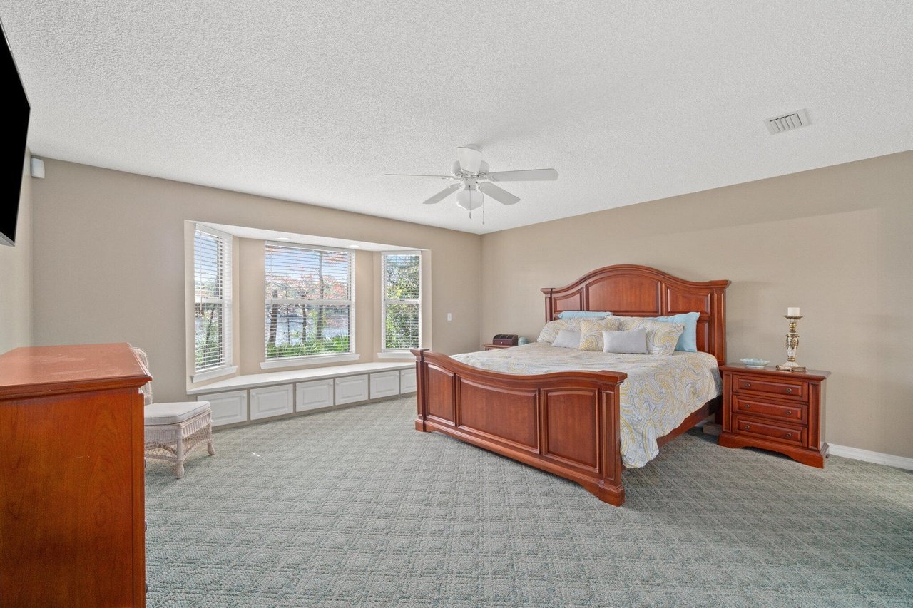 229 W Bayou Forest Dr
