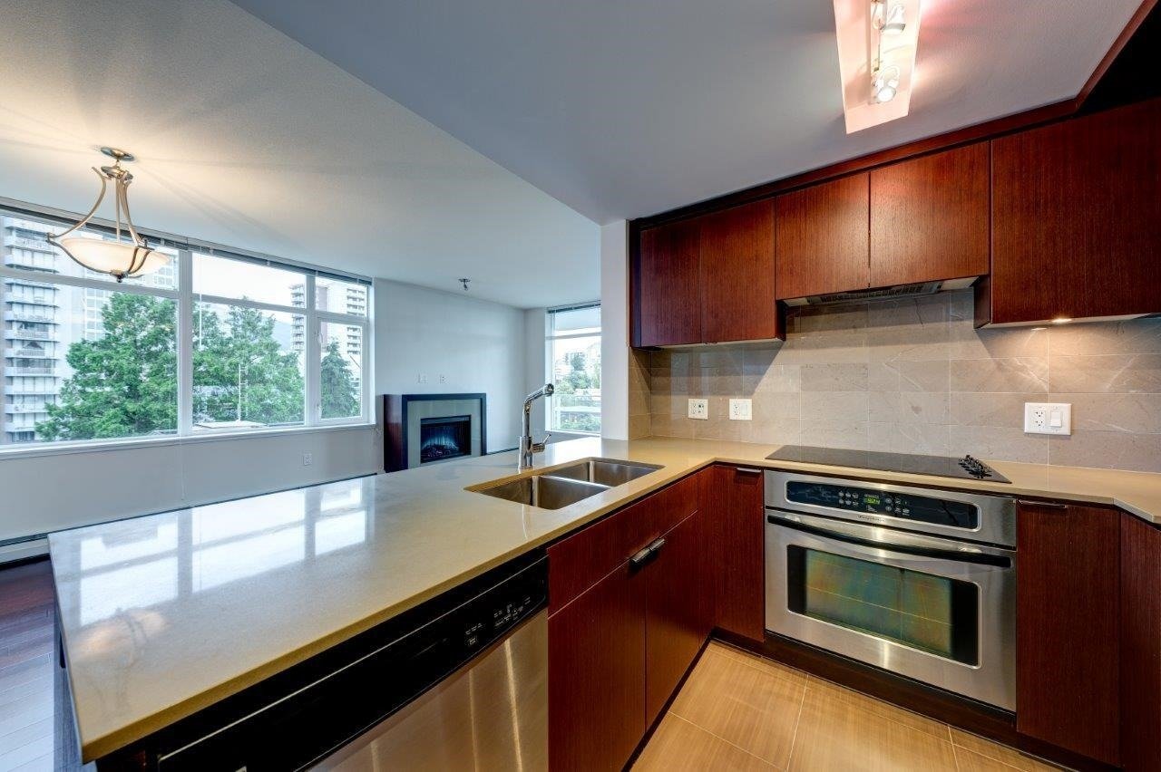 158 W 13th St, #602
