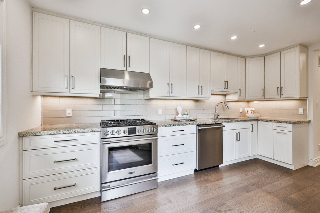 2500 Poplar Cres