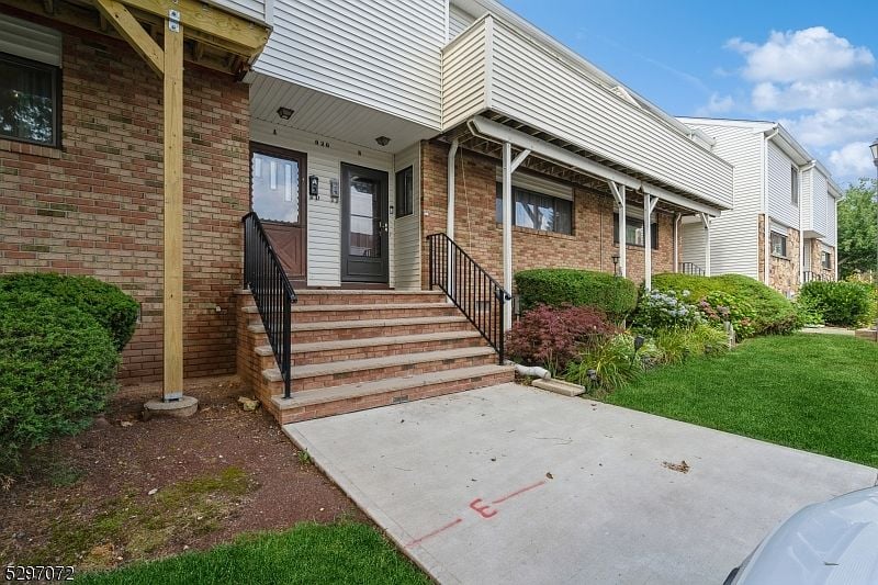 920 Merritt Dr UNIT: B