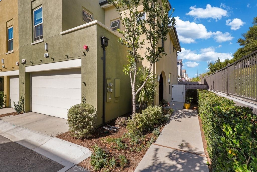 108 Alienta Ln