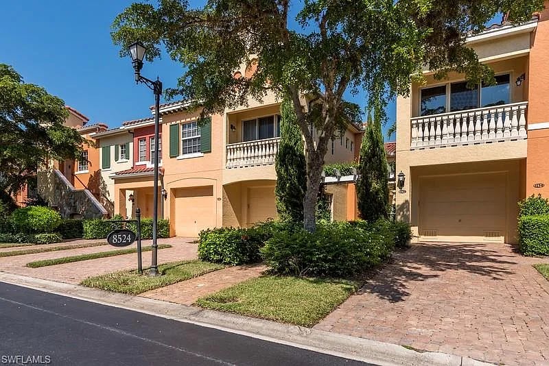 8524 Via Lungomare Cir #204