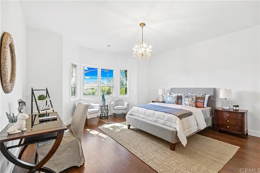 8424 Sunnyslope Dr