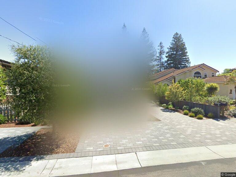 831 Chimalus Dr