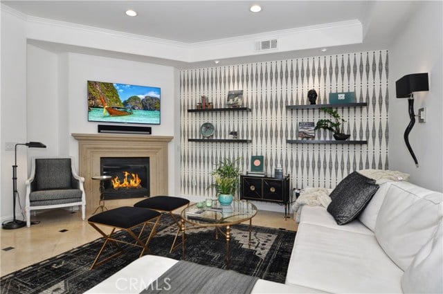 401 Bernard #405
