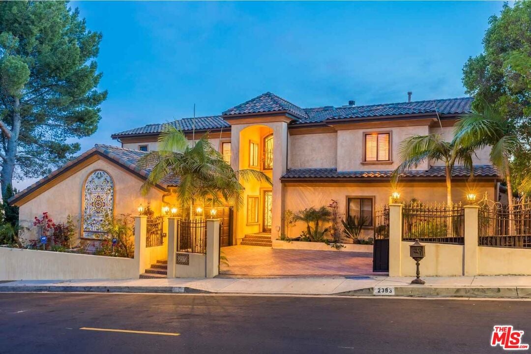 Celestia Crest, Venus Dr, 90046