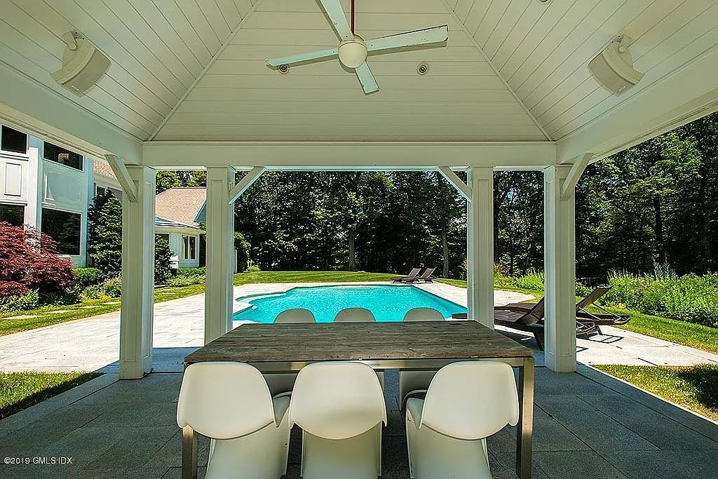 15 Mountain Laurel Dr