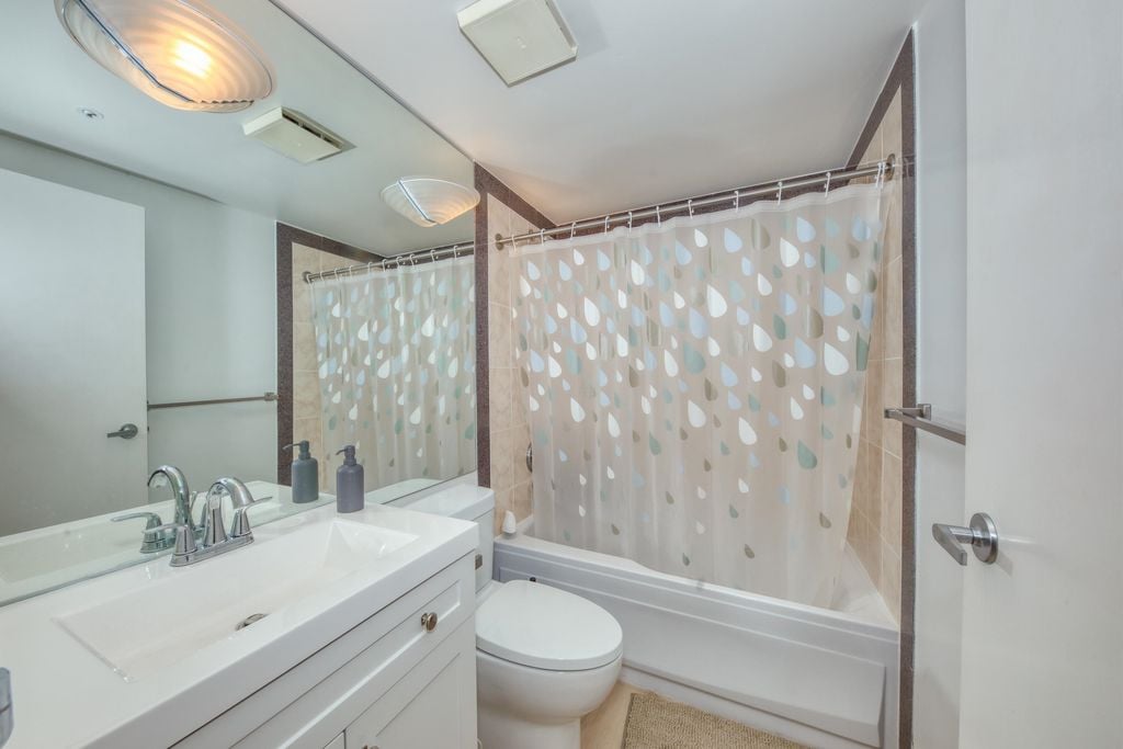 1050 Burrard St, #2303
